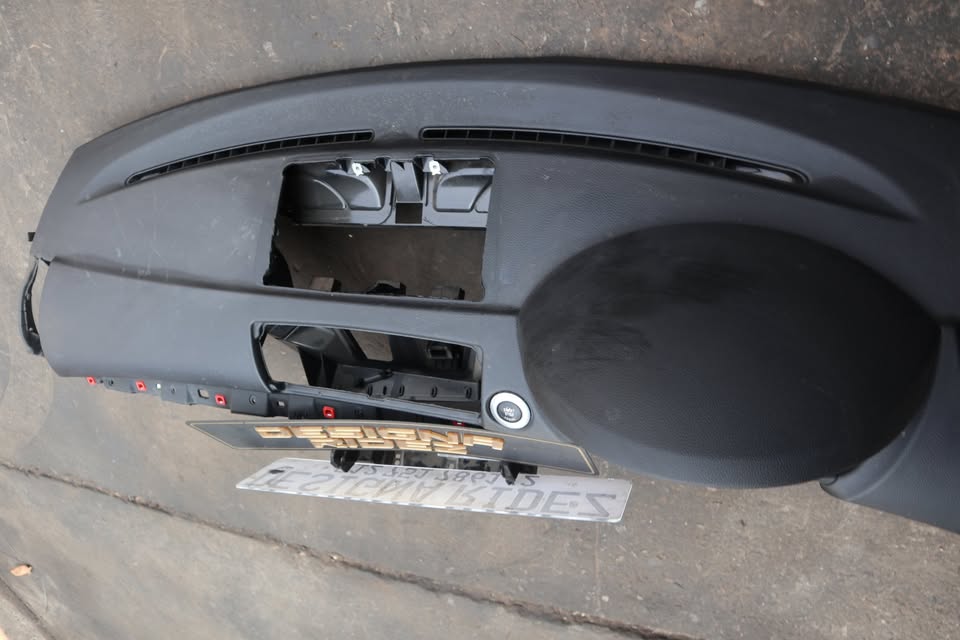 BMW E81/E88 DASH BOARED 1 SERIES - Private Seller
