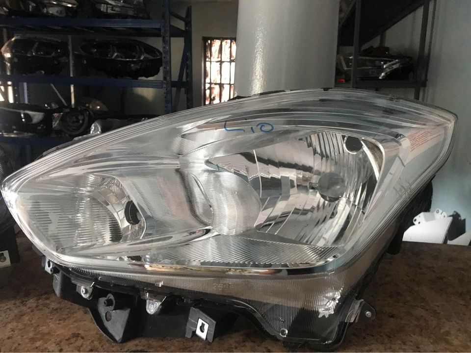 2020 Suzuki swift left and right headlight for sale - Private Seller 2020 Suzuki swift left and right headlight for sale - Private Seller