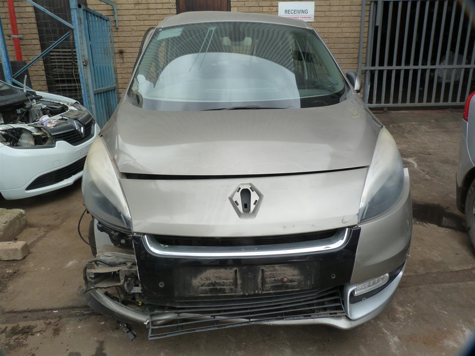 Renault Scenic III 1.6 Manual Gold - 2013 SPARESBOYZ STRIPPING FOR SPARES - Private Seller