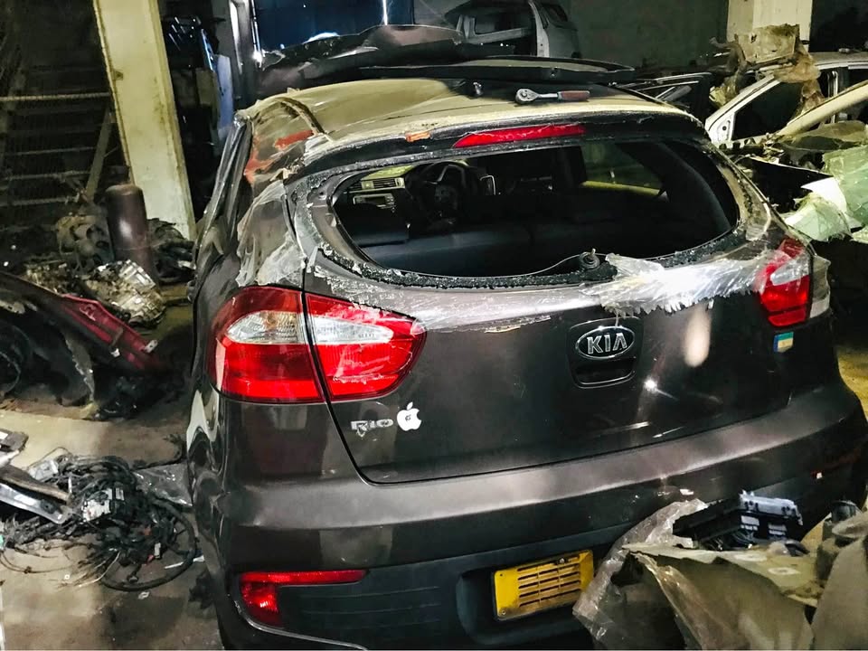 Kia Rio Stripp for spares engine and Gearbx - Private Seller Kia Rio Stripp for spares engine and Gearbx - Private Seller