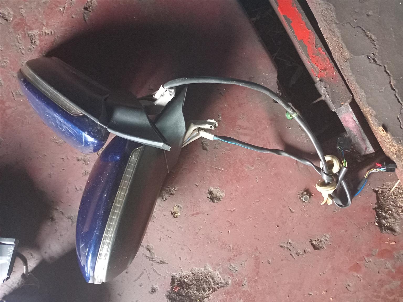 Vw Golf 7 Tsi both side mirrors - Private Seller Vw Golf 7 Tsi both side mirrors - Private Seller