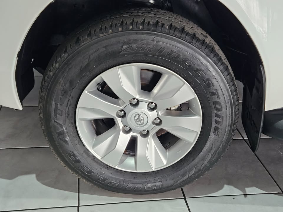 2021 TOYOTA HILUX 2.4GD-6 XTRA CAB RAIDER