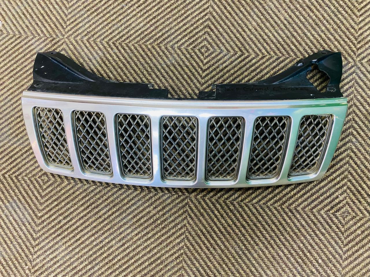 Jeep grand Cherokee front grill for sale in good condition - Private Seller Jeep grand Cherokee front grill for sale in good condition - Private Seller