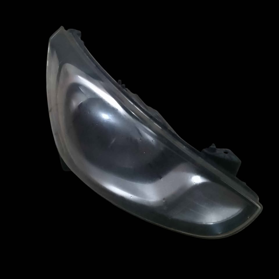 Neat Hyundai Accent Driver Side Headlight