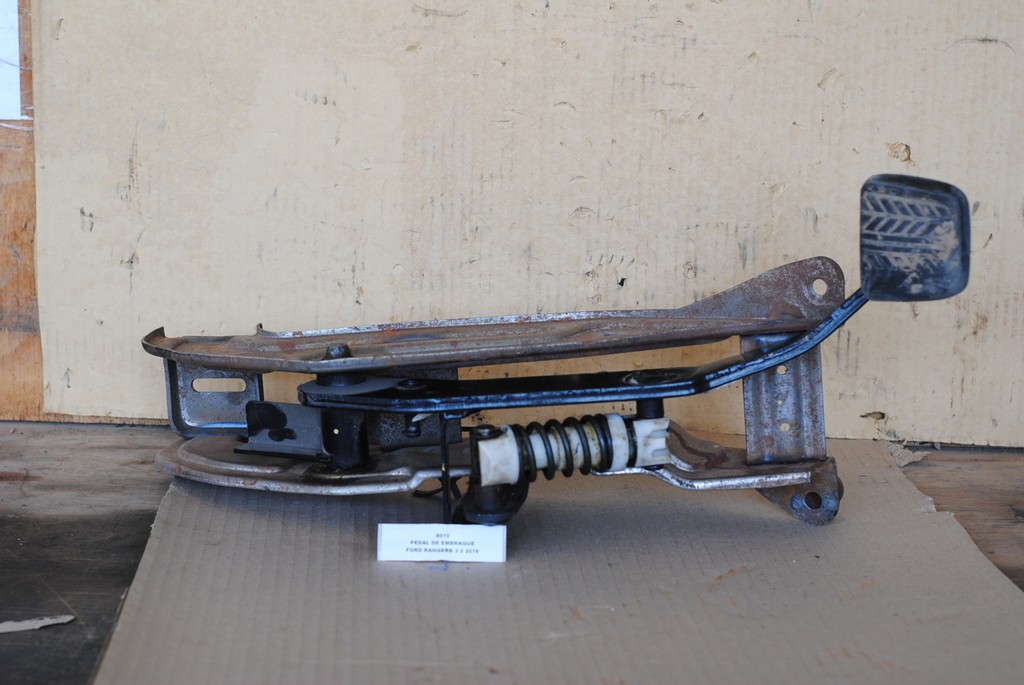 FORD RANGER T6 CLUTCH PEDAL WITH HOUSING BRACKET - Private Seller FORD RANGER T6 CLUTCH PEDAL WITH HOUSING BRACKET - Private Seller