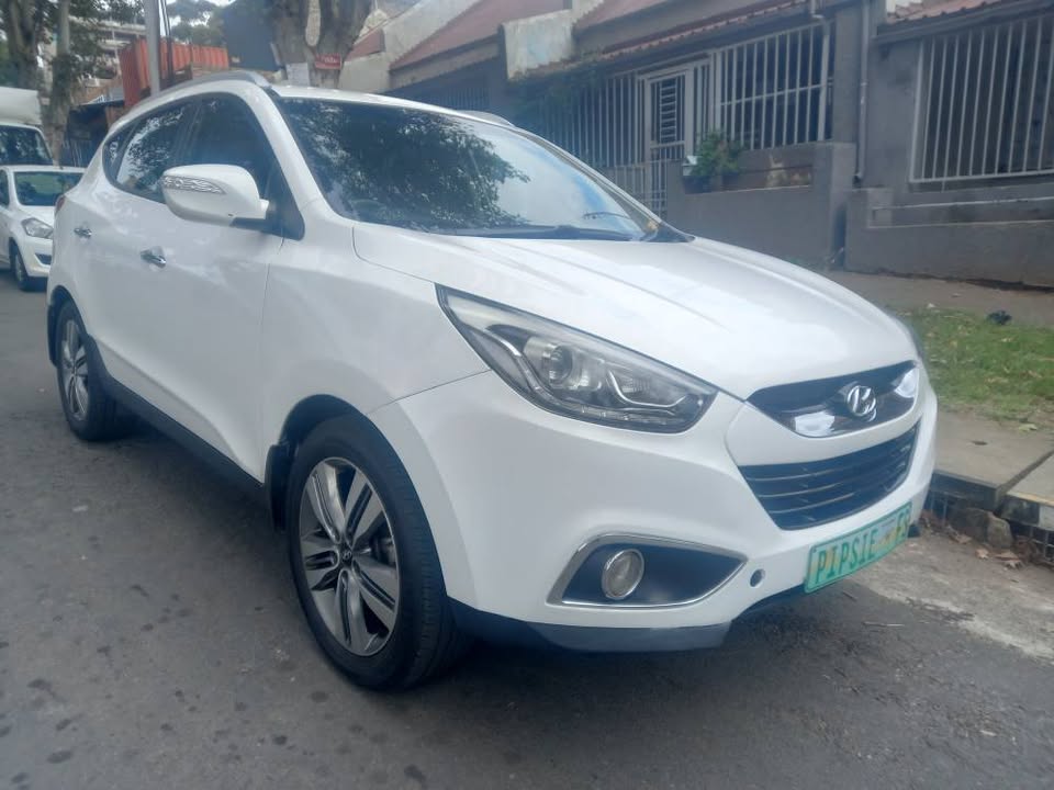 2015 HYUNDAI ix35 2.0 Petrol, Manual, White, Leather seats, 75000kms