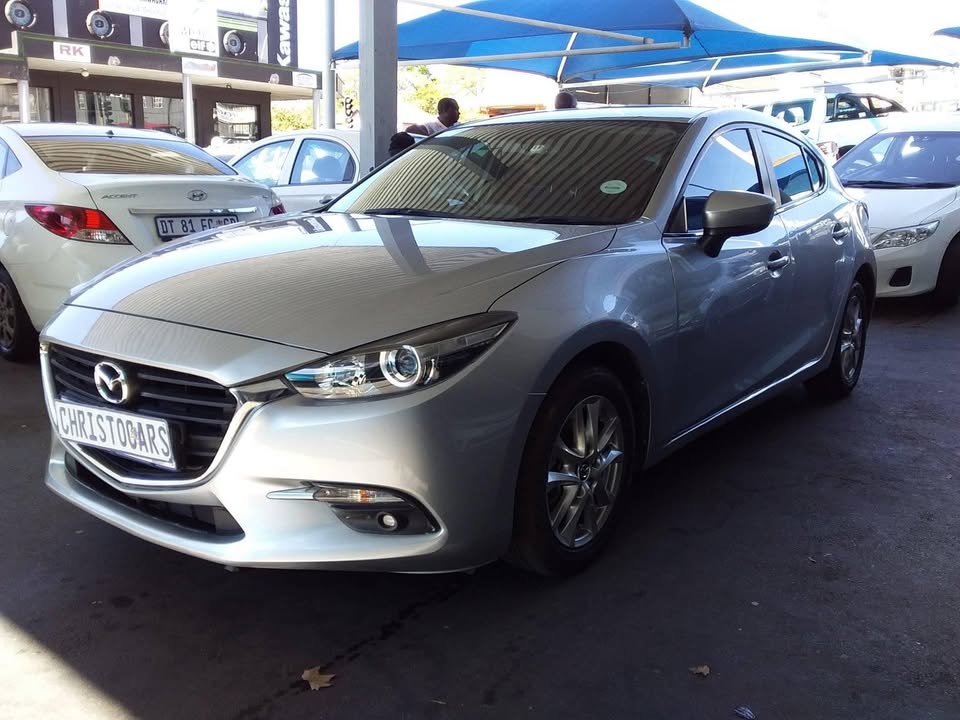 2017 model Mazda 3 dynamic hacthback