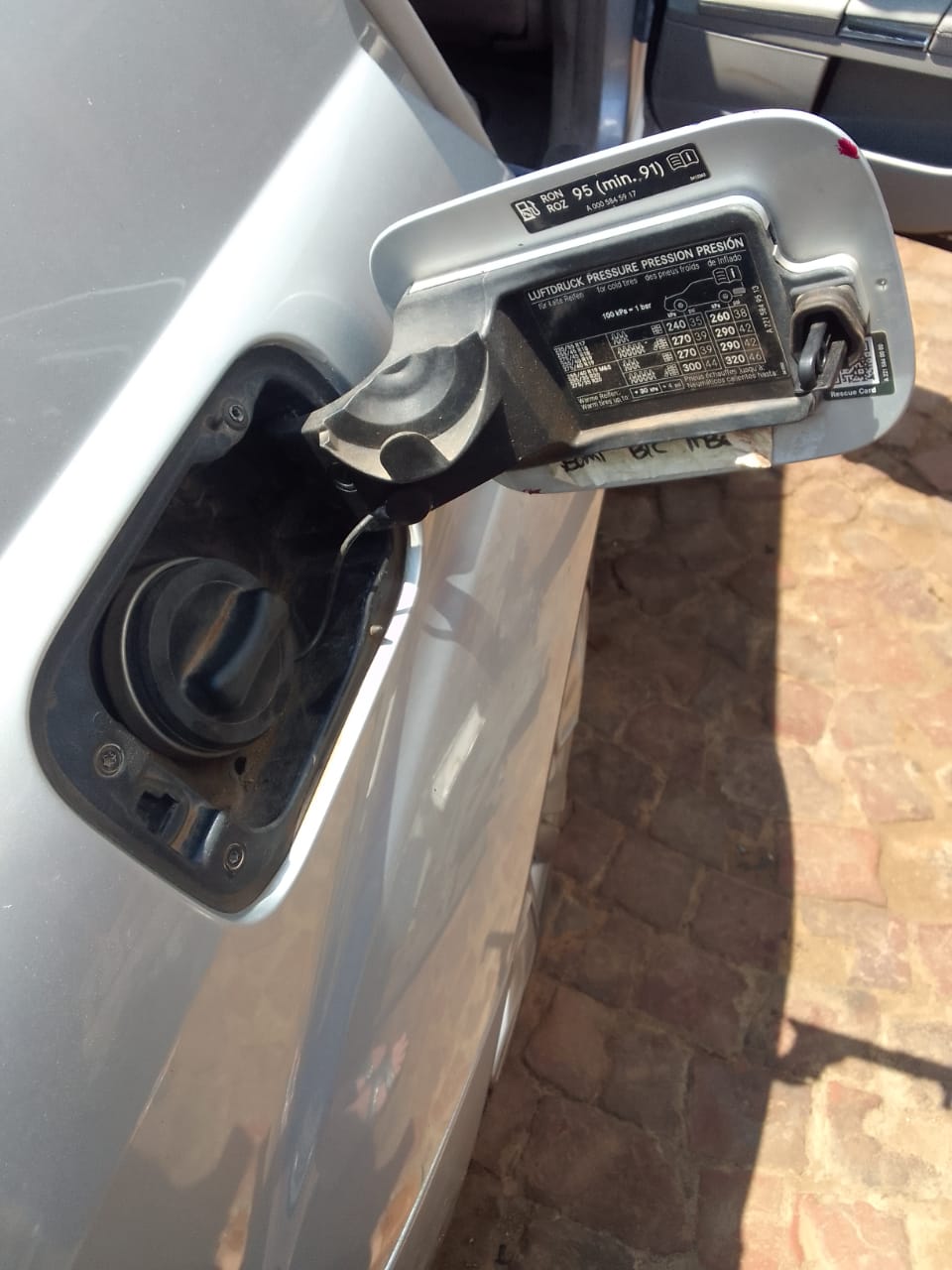W221 S350 Fuel Flap for Sale - Private Seller W221 S350 Fuel Flap for Sale - Private Seller