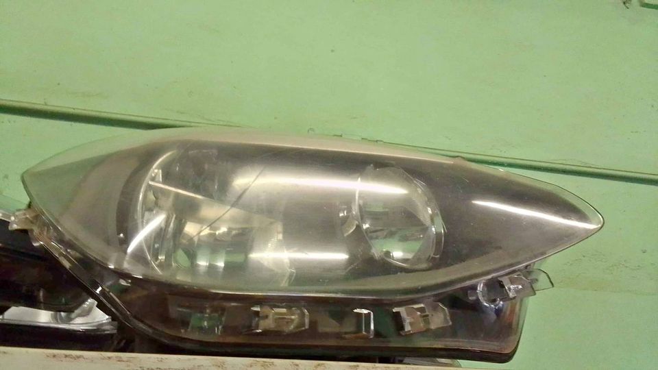 Bmw F20 STANDARD HEADLIGHTS - Private Seller Bmw F20 STANDARD HEADLIGHTS - Private Seller
