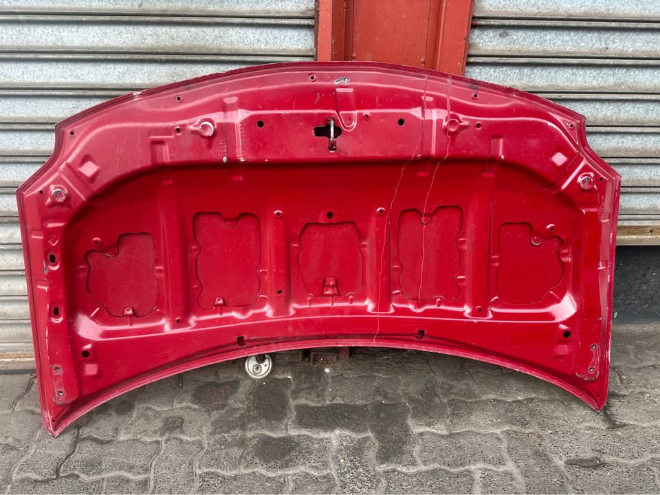 Toyota Auris old shape bonnet - Private Seller Toyota Auris old shape bonnet - Private Seller