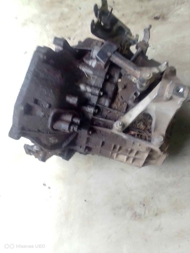 Volvo S40 2.0l 2010 gearbox manual for sale