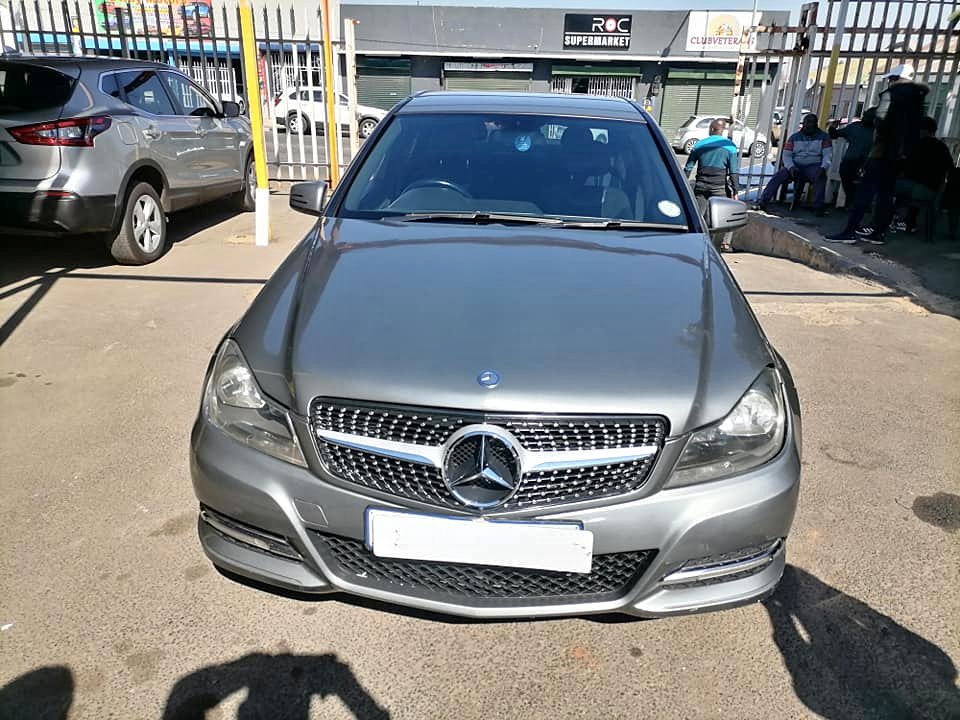 2014 Mercedes Benz C200 Automatic and leather seat Service book and spare key
