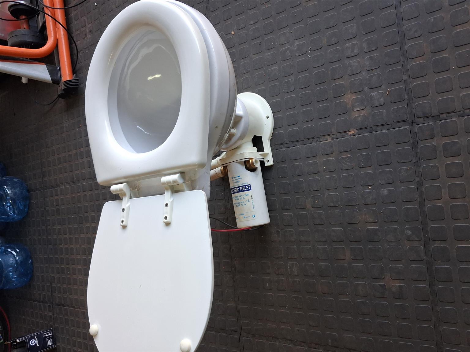 Marine toilet