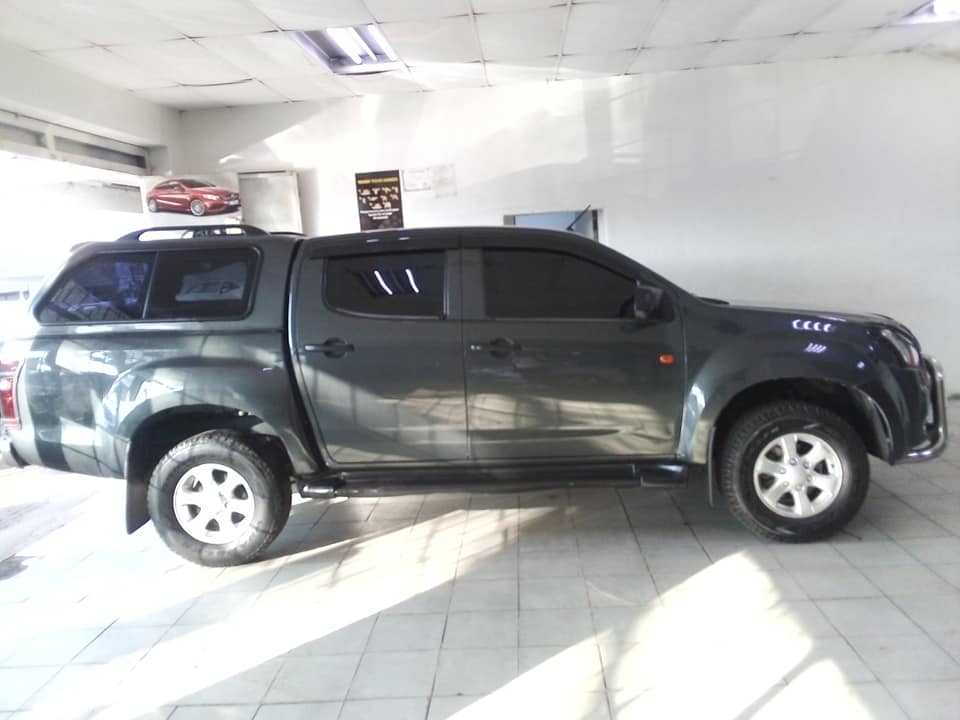 2018 ISUZU KB250 DTEQ  4x2 DOUBLE CAB  Greyy, MANUAL, DIESEL  CANOPY,  99000km