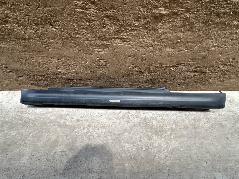 Mini Cooper S Left Side Skirt F56 - Private Seller Mini Cooper S Left Side Skirt F56 - Private Seller