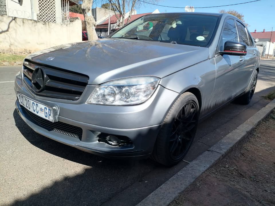 2010 MERCEDES BENZ C180 KOMPRESSOR AUTOMATIC TRANSMISSION IN EXCELLENT CONDITION