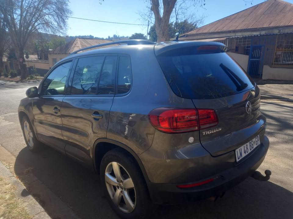 2014 VW Tiguan 2.0 Tsi Blue Motion Petrol, Manual, Grey, 75000kms