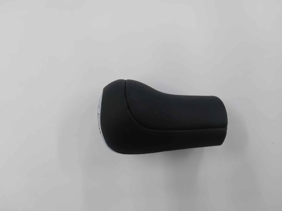 BRAND NEW TOYOTA 5 SPEED GEAR KNOB WILL WORK ON COROLLA-RUNX 2005-2008 AND HILUX - Private Seller