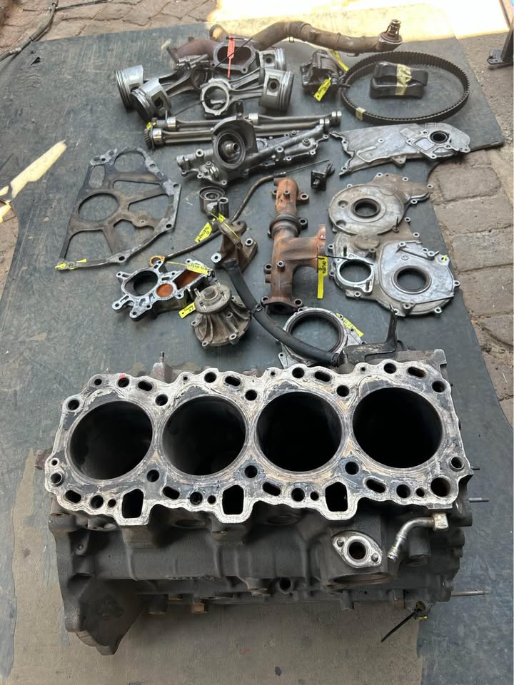 Toyota KZTE 3.0 Assorted Engine Parts For Sale @Circle 7 Used Parts - Private Seller Toyota KZTE 3.0 Assorted Engine Parts For Sale @Circle 7 Used Parts - Private Seller