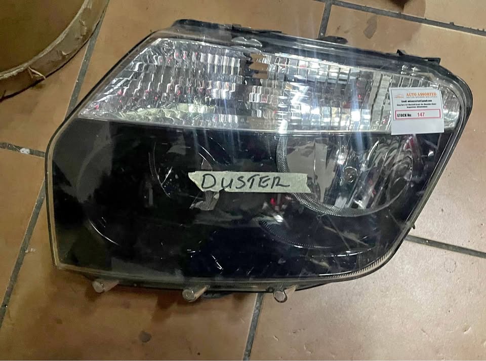 Renault Duster headlight - Private Seller Renault Duster headlight - Private Seller