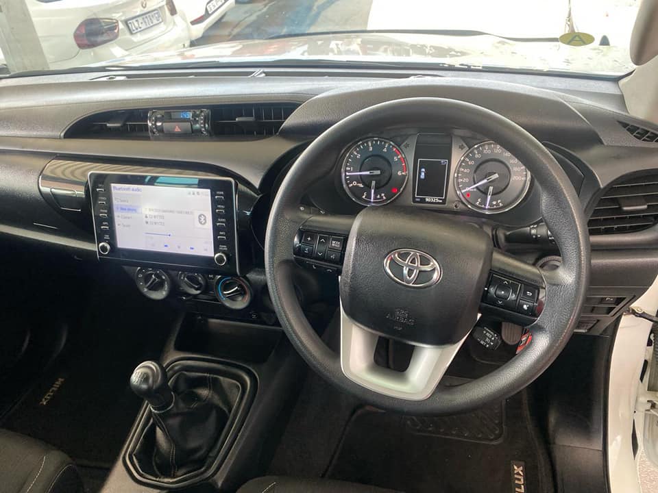 TOYOTA HILUX 2.4 GD6 DOUBLE CAB MANUAL