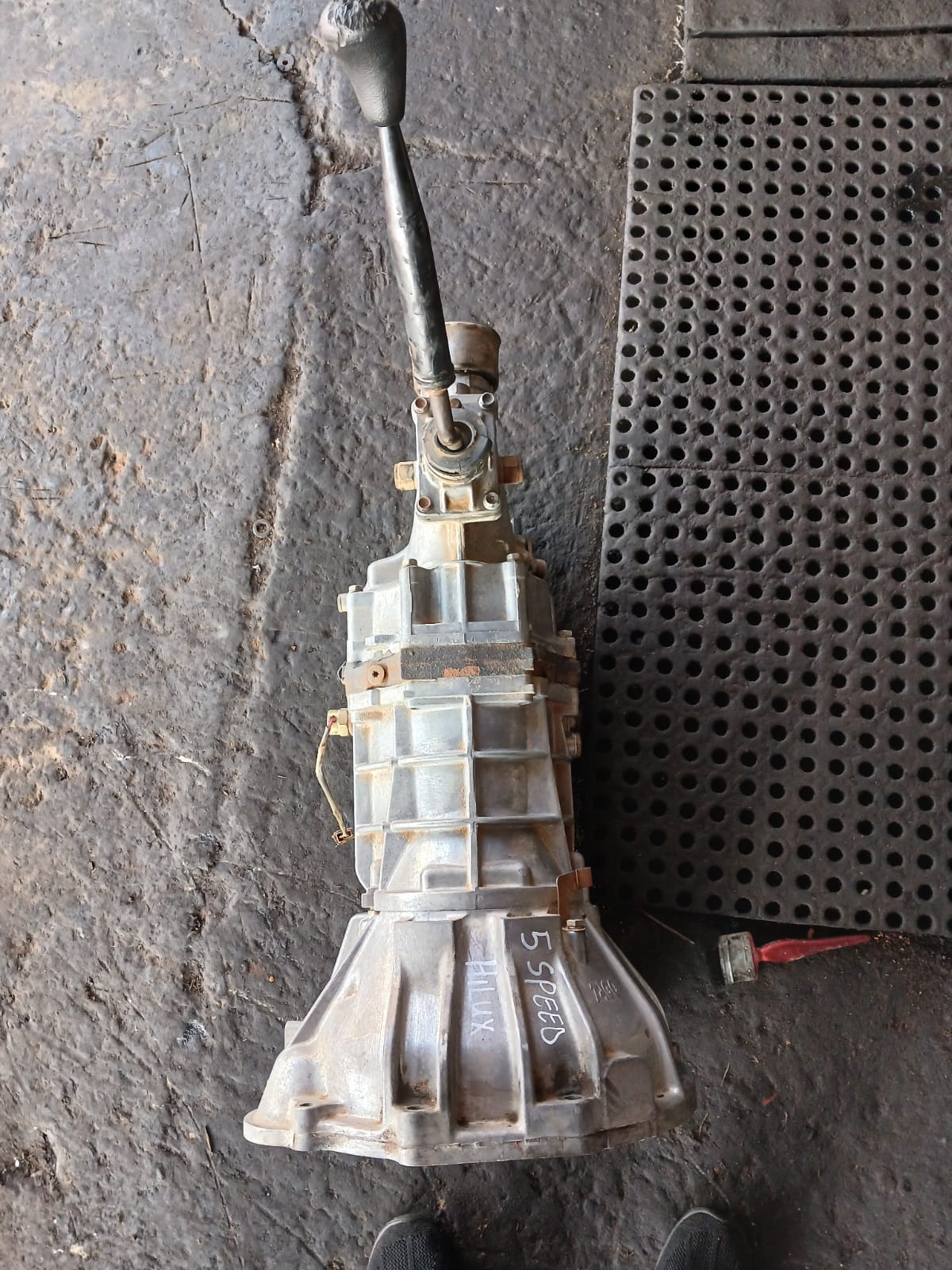 TOYOTA HILUX 5 SPEED GEARBOX FOR SALE