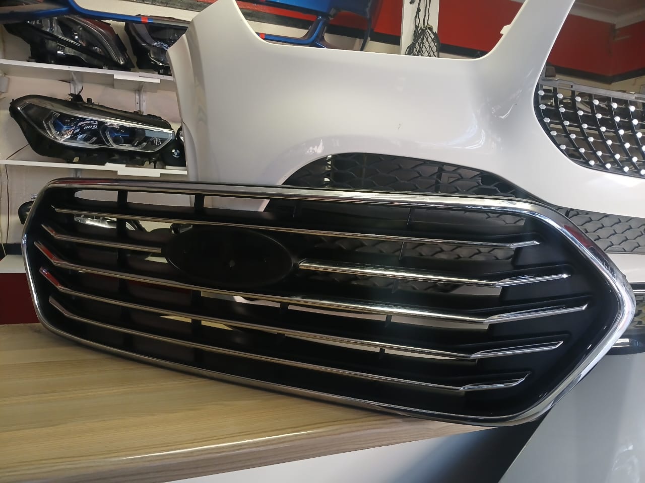 2023 FORD TRANSIT MAIN GRILL ON THE FRONT BUMPER - Private Seller 2023 FORD TRANSIT MAIN GRILL ON THE FRONT BUMPER - Private Seller