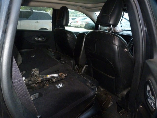 STRIPPING FOR SPARES/  JEEP CHEROKEE LIMITED 2016 3.2 - Private Seller