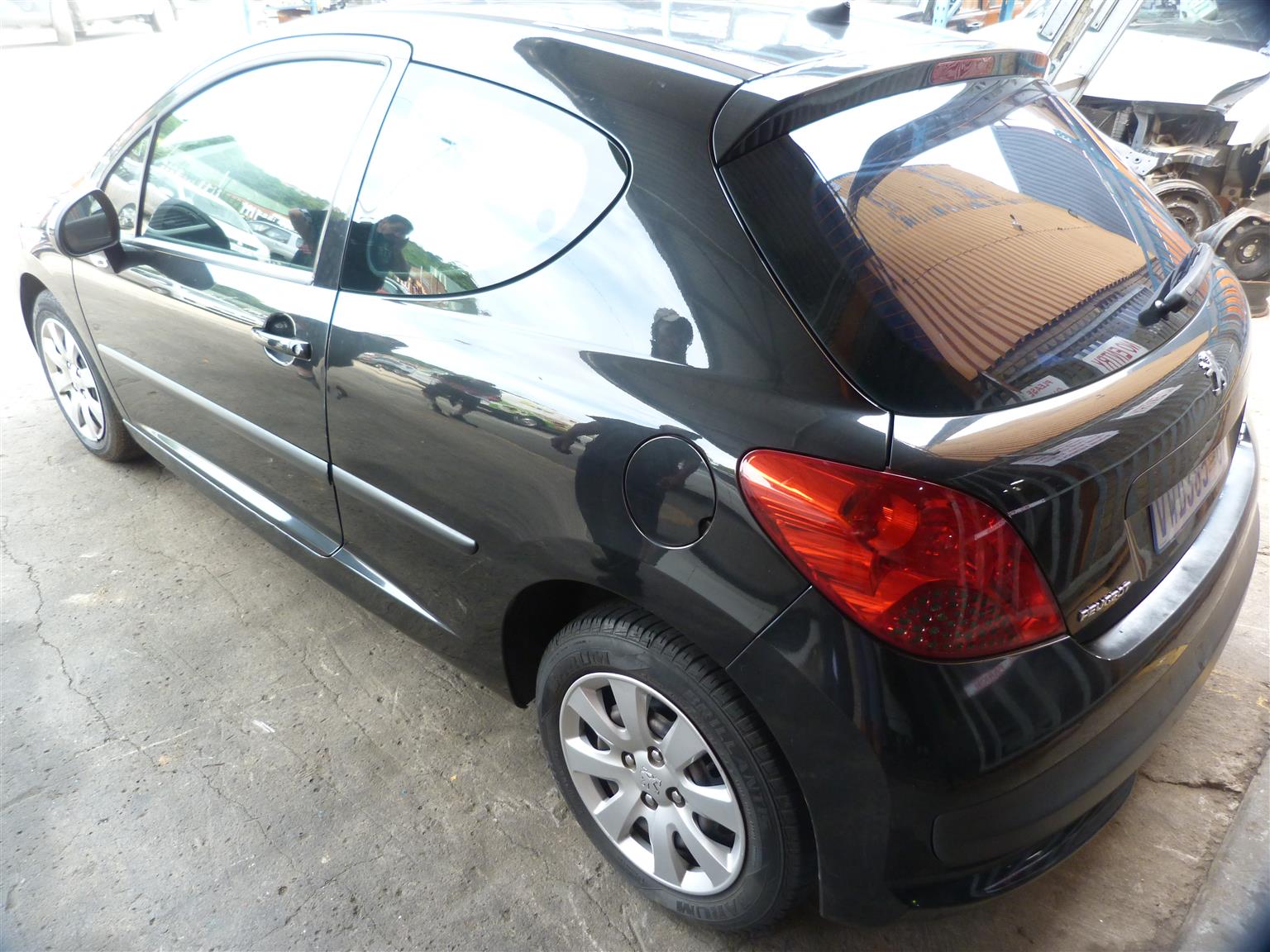 Peugeot 207 1.4 16V - 2009 - Private Seller Peugeot 207 1.4 16V - 2009 - Private Seller