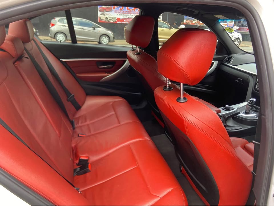 2016 BMW 320i