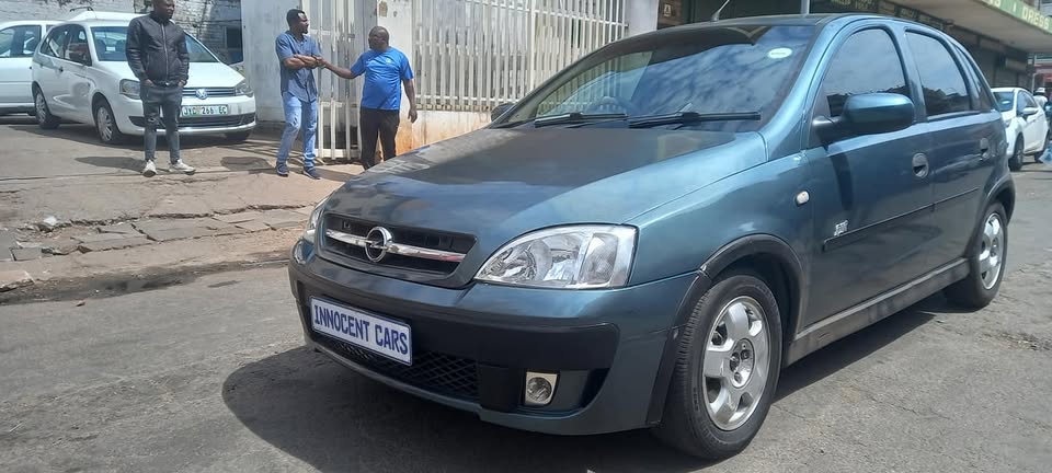 2006 OPEL CORSA GAMMA 1.4 SPORT MANUAL TRANSMISSION, MILEAGE 85,000 KM