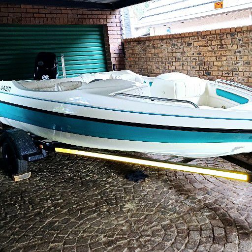 Raven Esprite 17ft Mercury 115