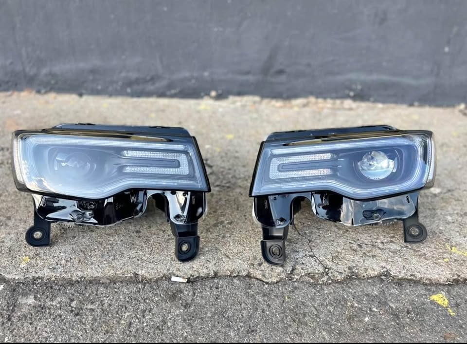 Jeep Grand Cherokee SRT headlights - Private Seller Jeep Grand Cherokee SRT headlights - Private Seller