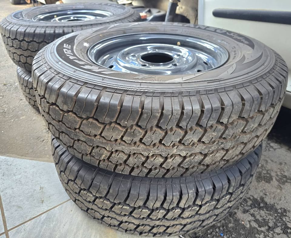 Mahindra Scorpio S4/S6/S10/Karoo Rims and Tyres New 245/75/16 Call - Private Seller Mahindra Scorpio S4/S6/S10/Karoo Rims and Tyres New 245/75/16 Call - Private Seller