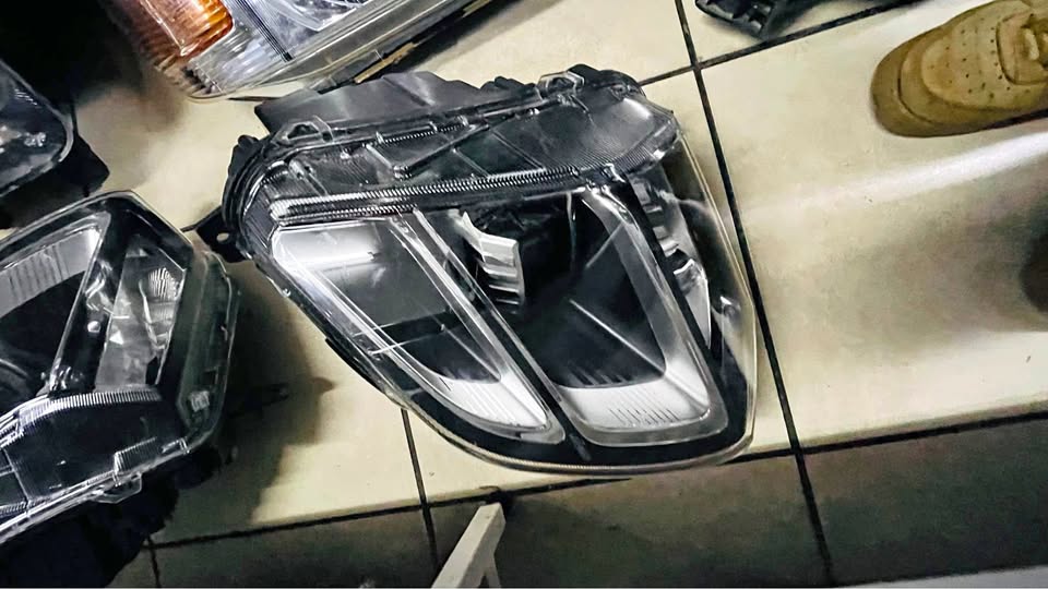 Chery Omoda C5 headlights - Private Seller Chery Omoda C5 headlights - Private Seller
