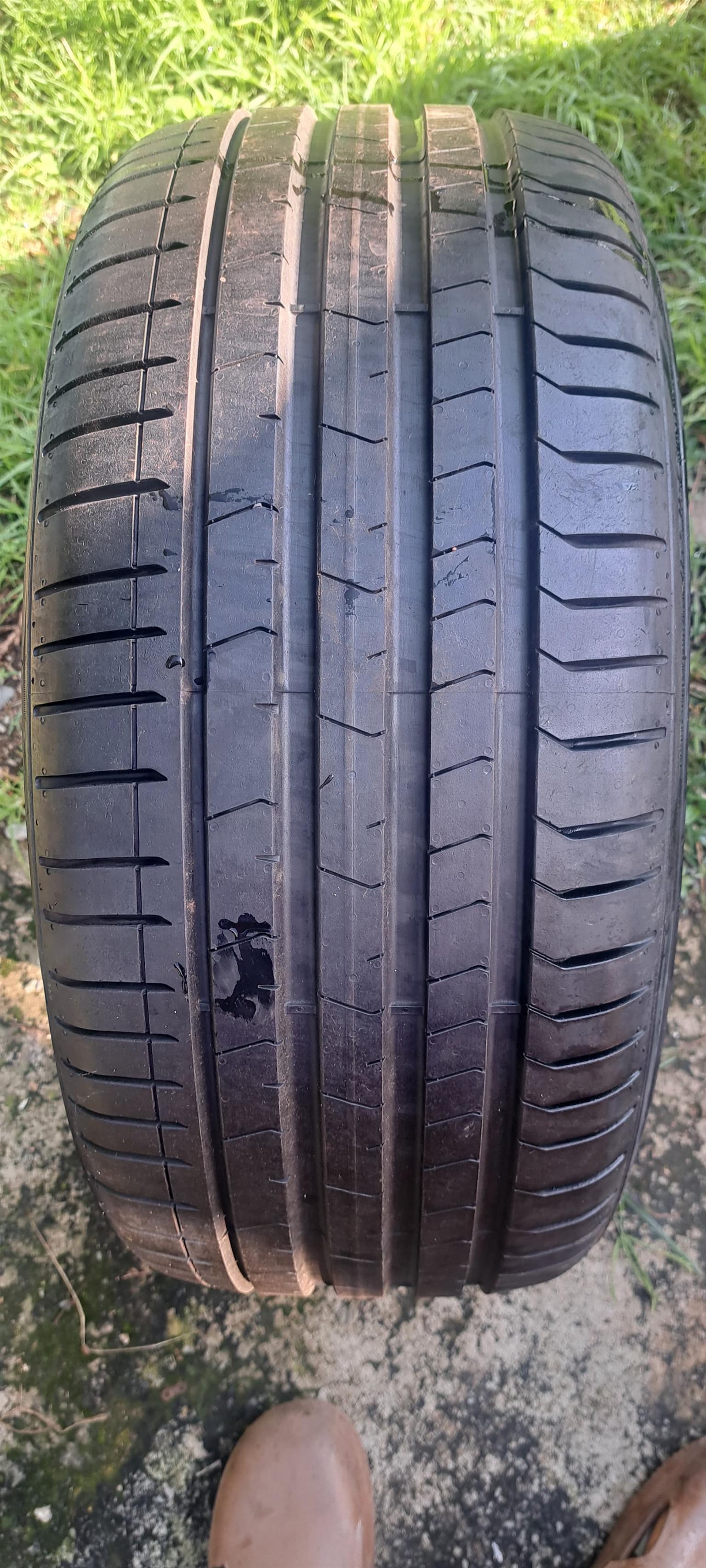 1x 255/35/20 Pirelli Pzero  like new - Private Seller