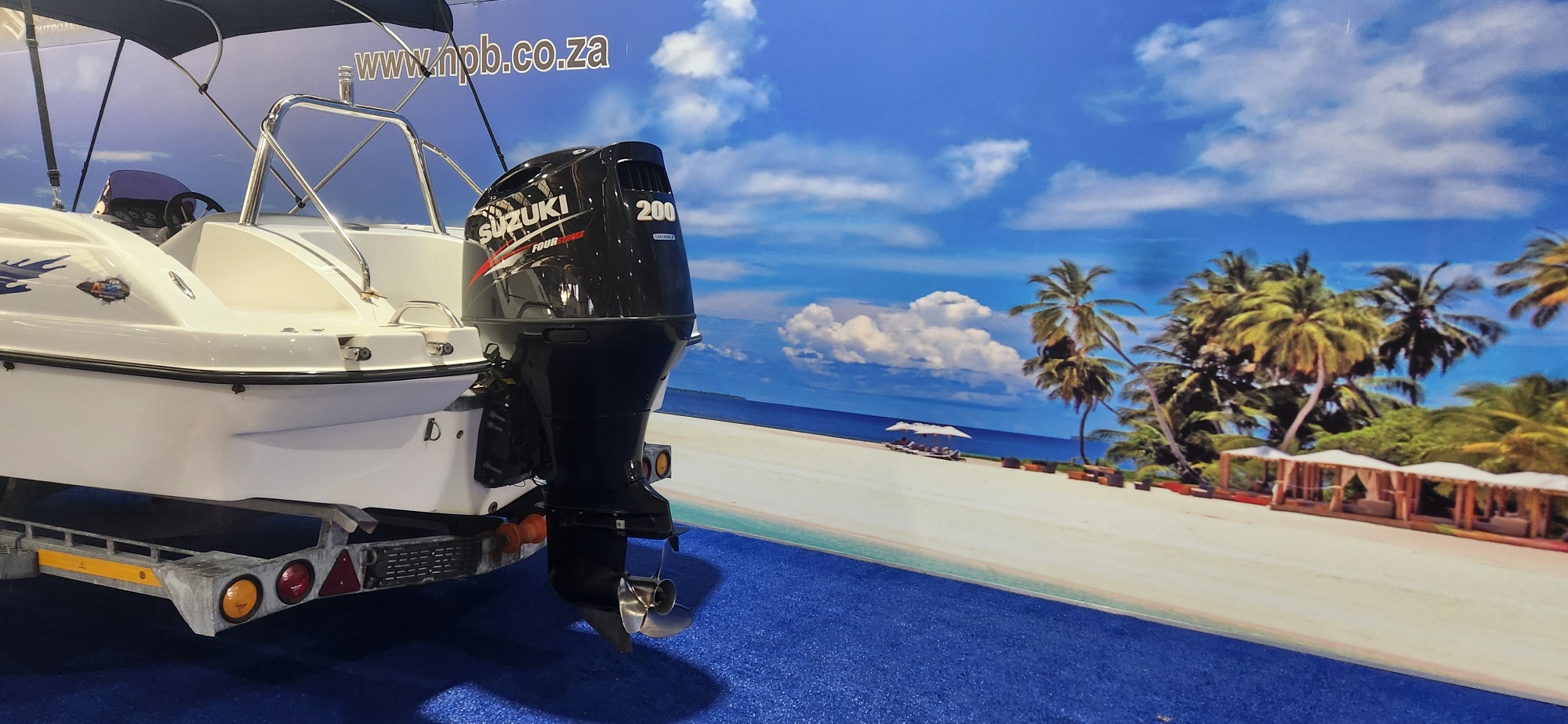 PAZZAZ 20 FT ON TRAILER 200 HP SUZUKI 4 STROKE 2015 MODEL