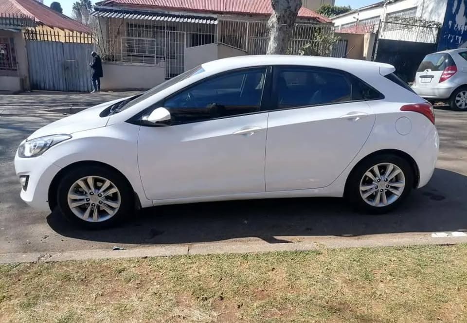 2015 HYUNDAI I30 MANUAL TRANSMISSION 1.6 IN EXCELLENT CONDITION