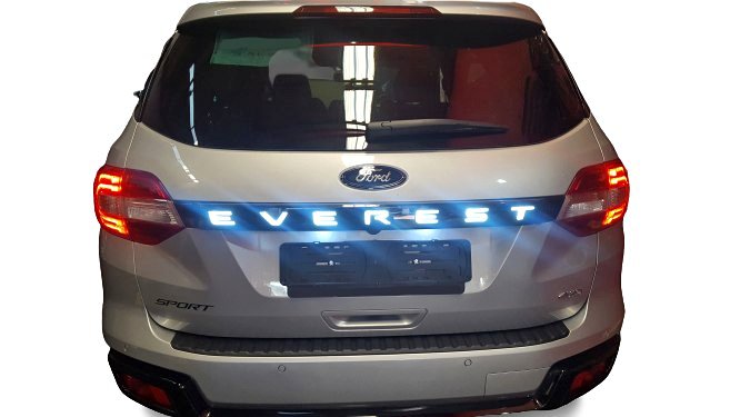 Ford Everest LED tailgate cover - Clearance - Private Seller Ford Everest LED tailgate cover - Clearance - Private Seller