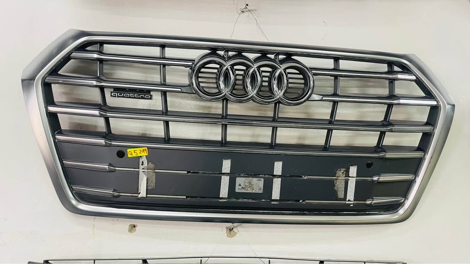Audi Q5 Grill 2019 - Private Seller
