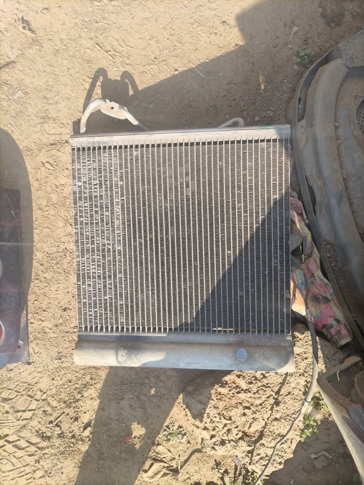 Smart 4 two aircon condenser - Private Seller Smart 4 two aircon condenser - Private Seller