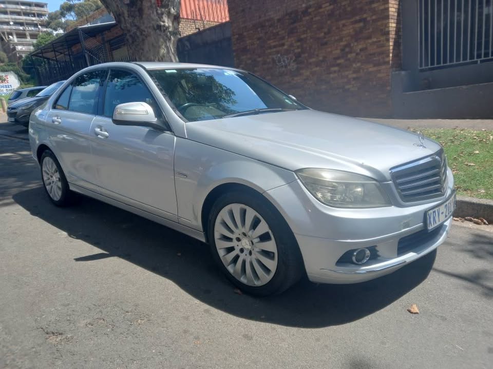 ACCIDENT FREE 2008 Mercedes Benz C180, Manual, Silver Color, 211000kms
