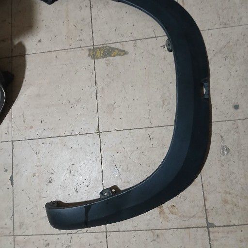 Renault kwid wheel arch - Private Seller Renault kwid wheel arch - Private Seller