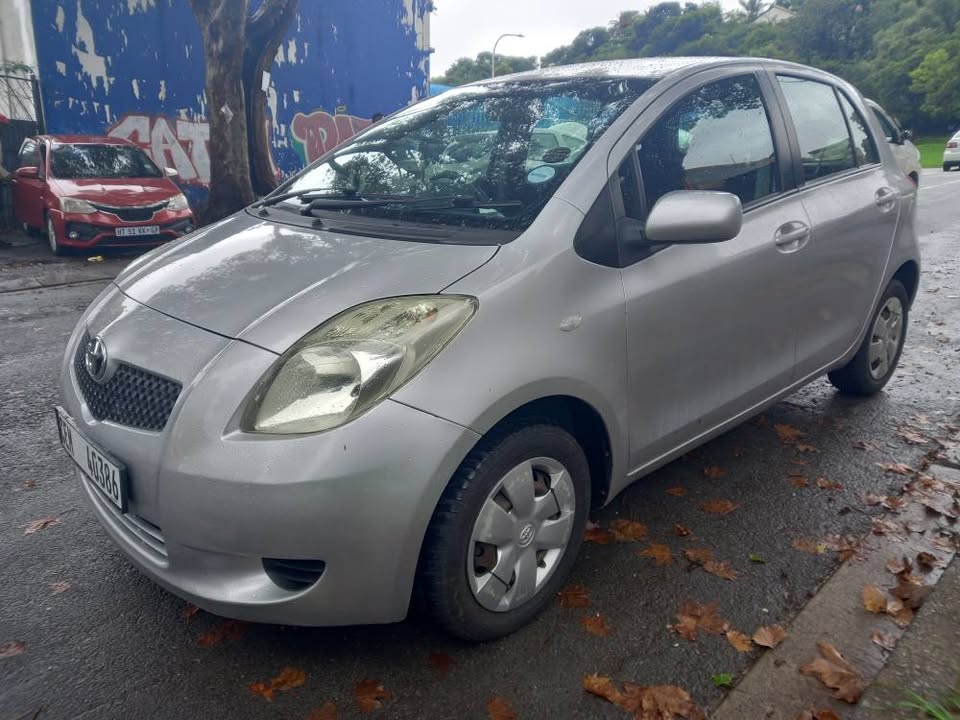 2008 TOYOTA YARIS 1.4 HATCHBACK, SILVER COLOR, 98000KM,