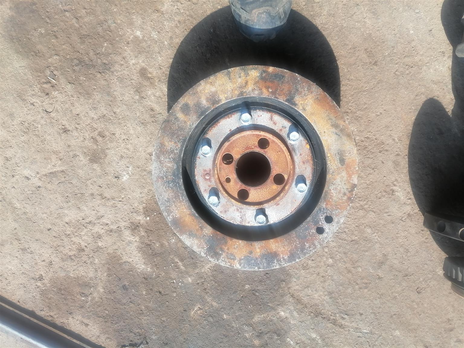 Crank pulley 6hh1 isuzu for sale - Private Seller