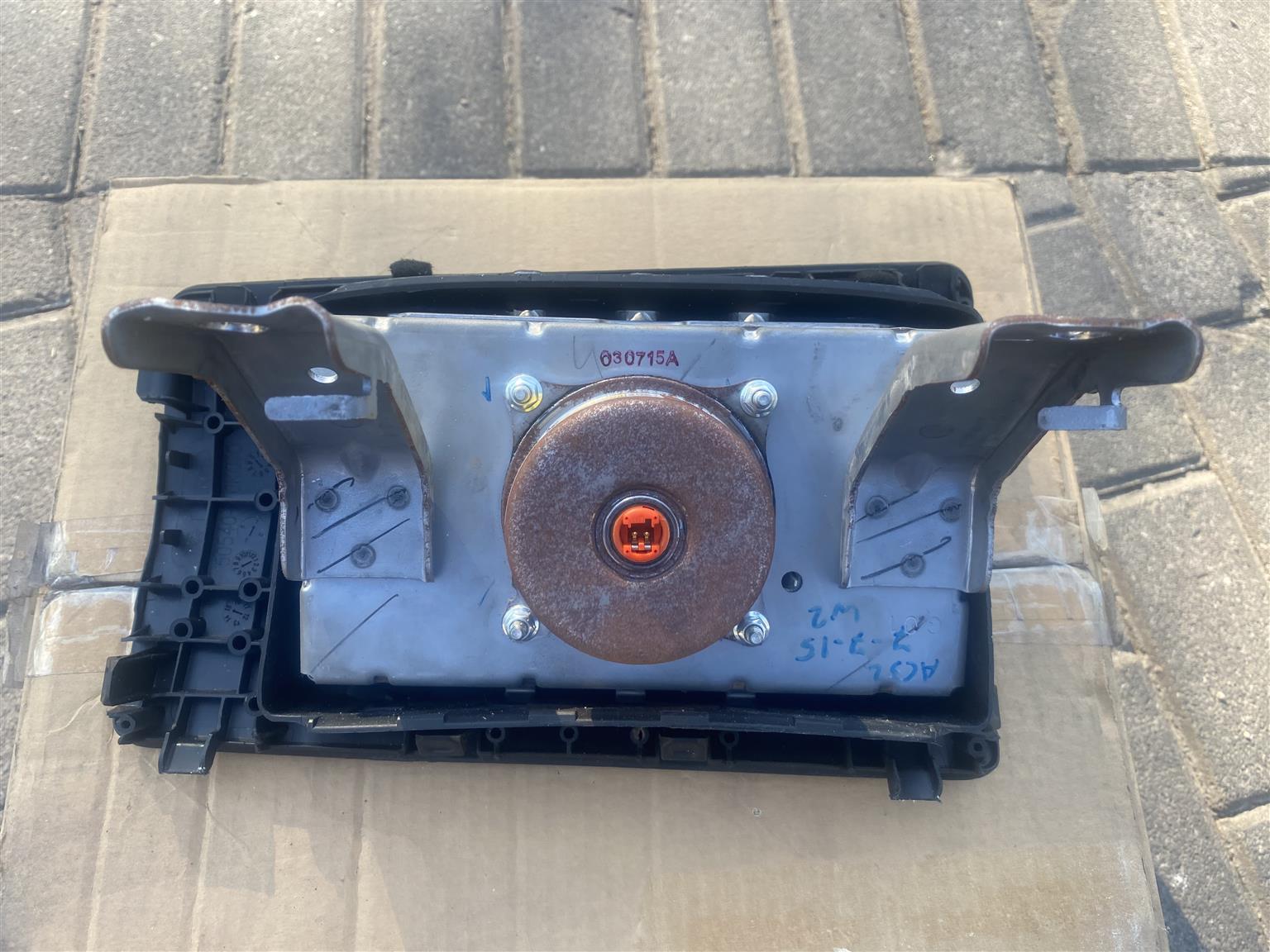 2015 TOYOTA HILUX DASHBOARD AIRBAG FOR SALE. BRAND NEW - Private Seller