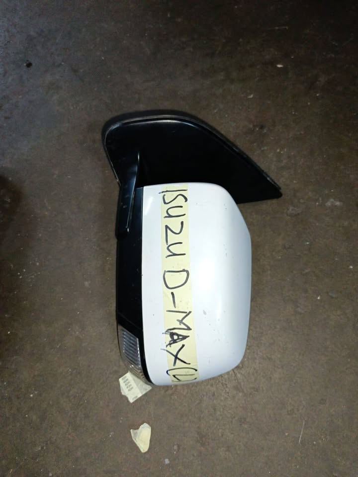 Isuzu D-Max left mirror - Private Seller