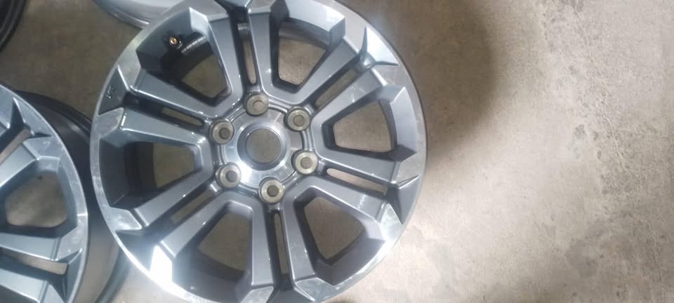 18 inch Mitsubishi J18×7 rim - Private Seller 18 inch Mitsubishi J18×7 rim - Private Seller