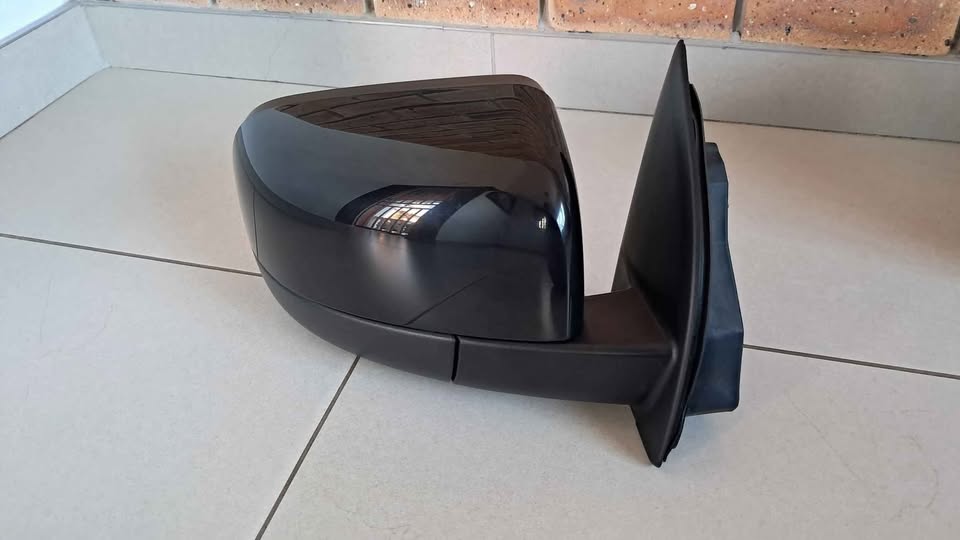 FORD RANGER T6/T7 2012 /2022 BRAND NEW DOOR MIRROR MANUAL ADJUSTMENT BLACK TYPE FOR SALE PRICE R850