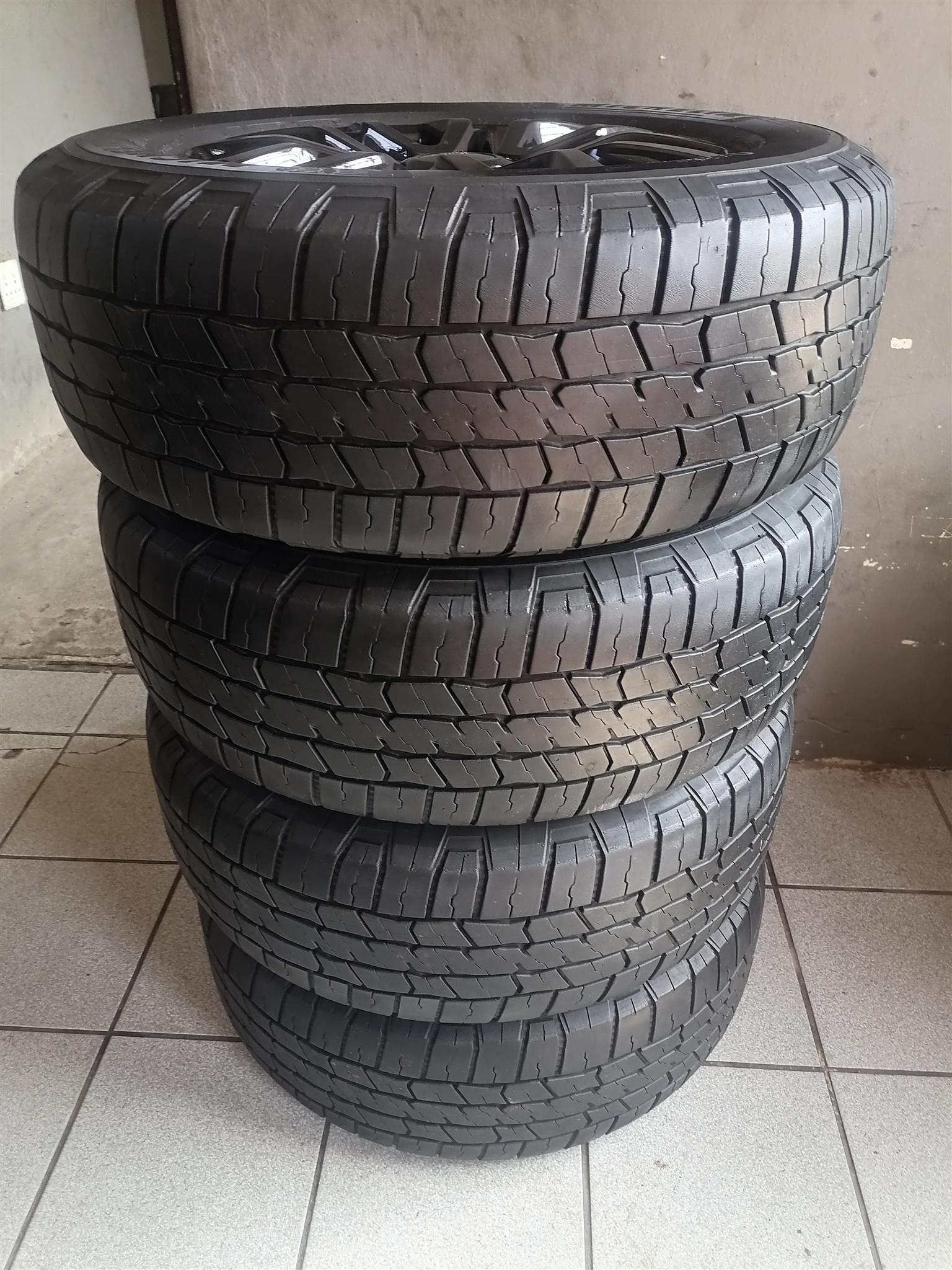 Ford Ranger Thunder 18inch Mag Rims (WITH USED TYRES)